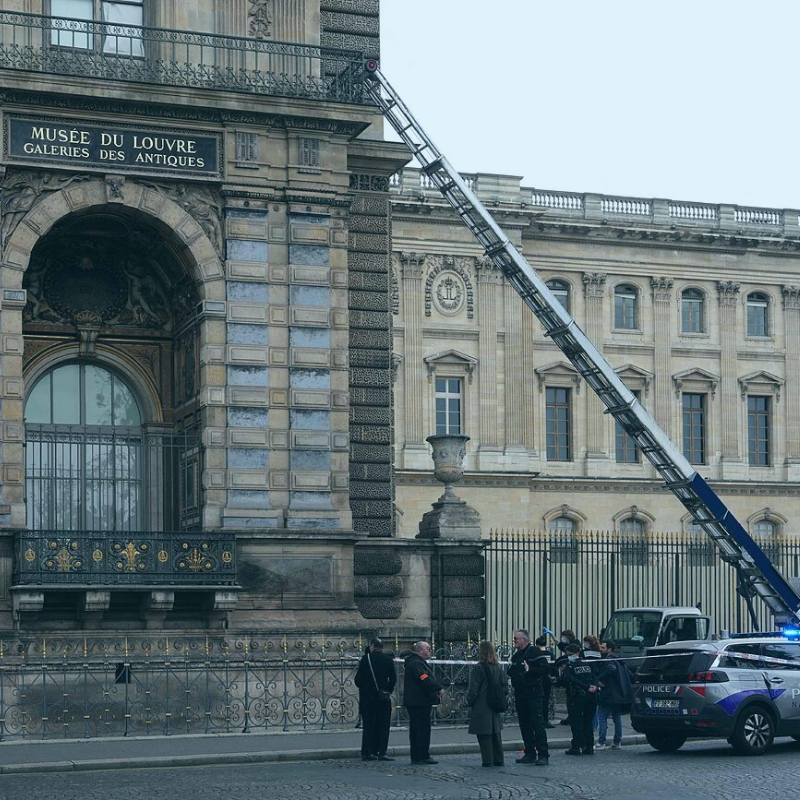 Louvre ReputationUP (1)