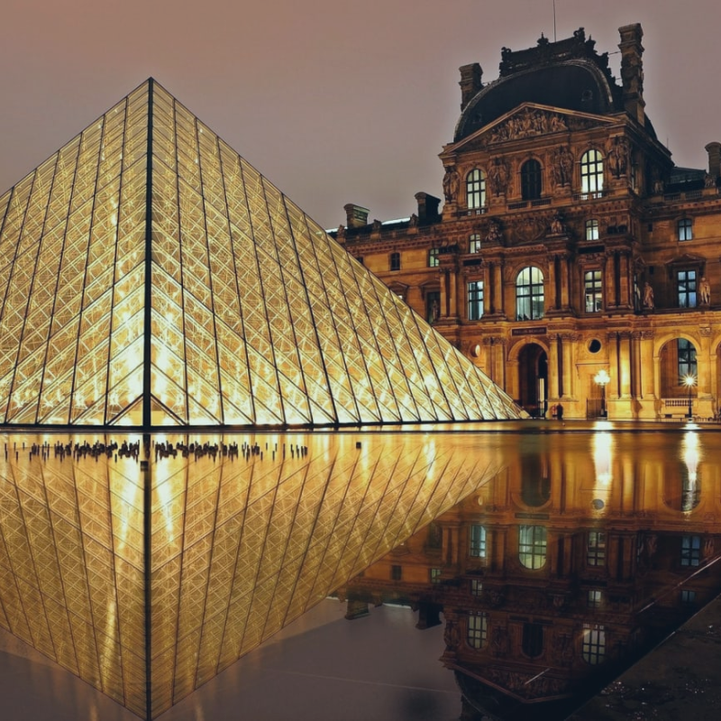 Louvre ReputationUP