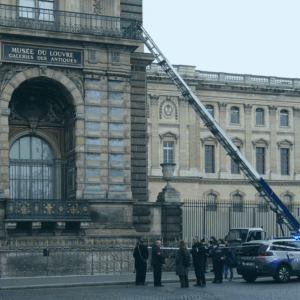 Louvre paris ReputationUP