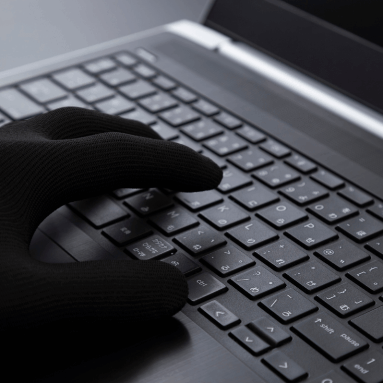 Sei vittima di diffamazione sui social media Ecco cosa dovresti fare immediatamente REPUTATIONUP